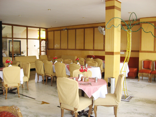 Shangri La Hotel Dalhousie Restaurant